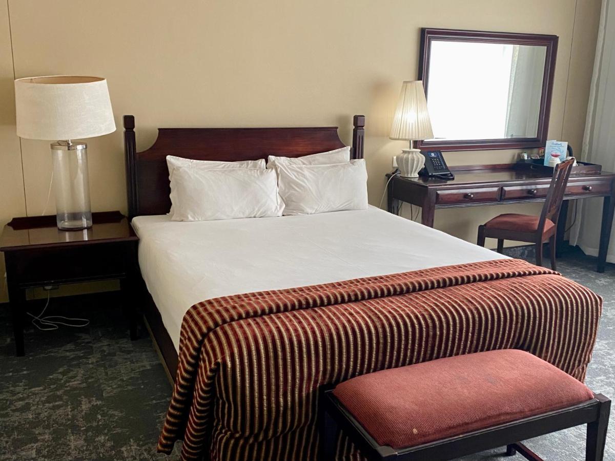 The Royal Hotel By Coastlands Hotels & Resorts Дърбан Екстериор снимка