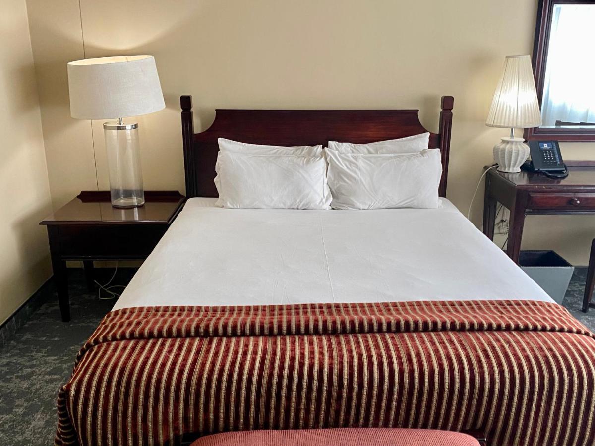 The Royal Hotel By Coastlands Hotels & Resorts Дърбан Екстериор снимка